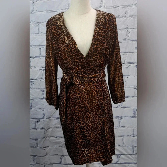 NWT J. Crew True Wrap Lined Dress in  Drapey Velvet Leopard Print Midi Size 00 - Picture 8 of 16